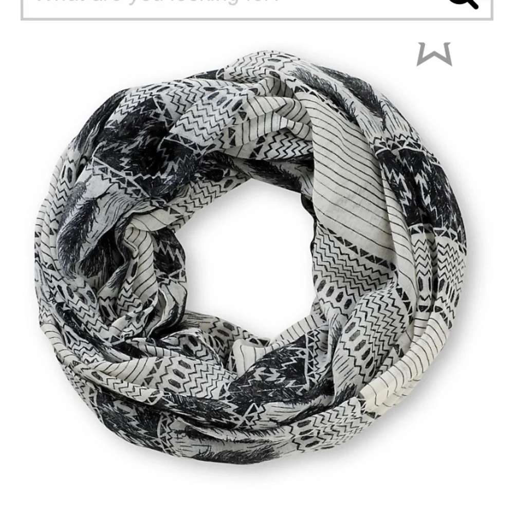 💚 5 for $15! 💚 Black and White Feather Print Infinity Scarf